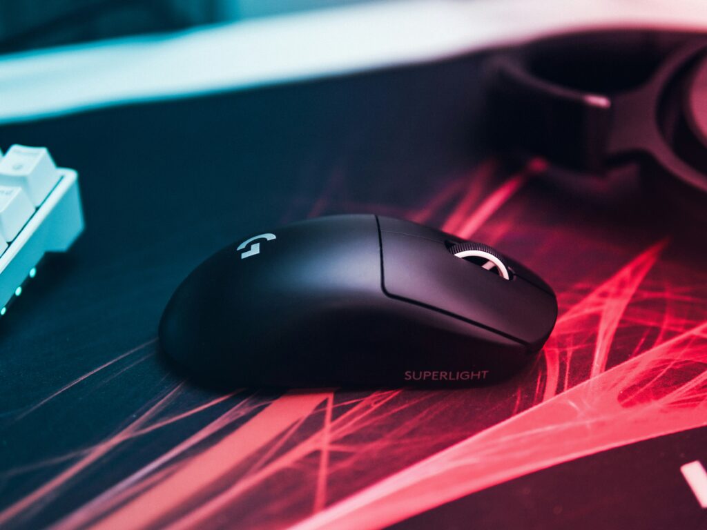 Logitech ultralight gaming mouse