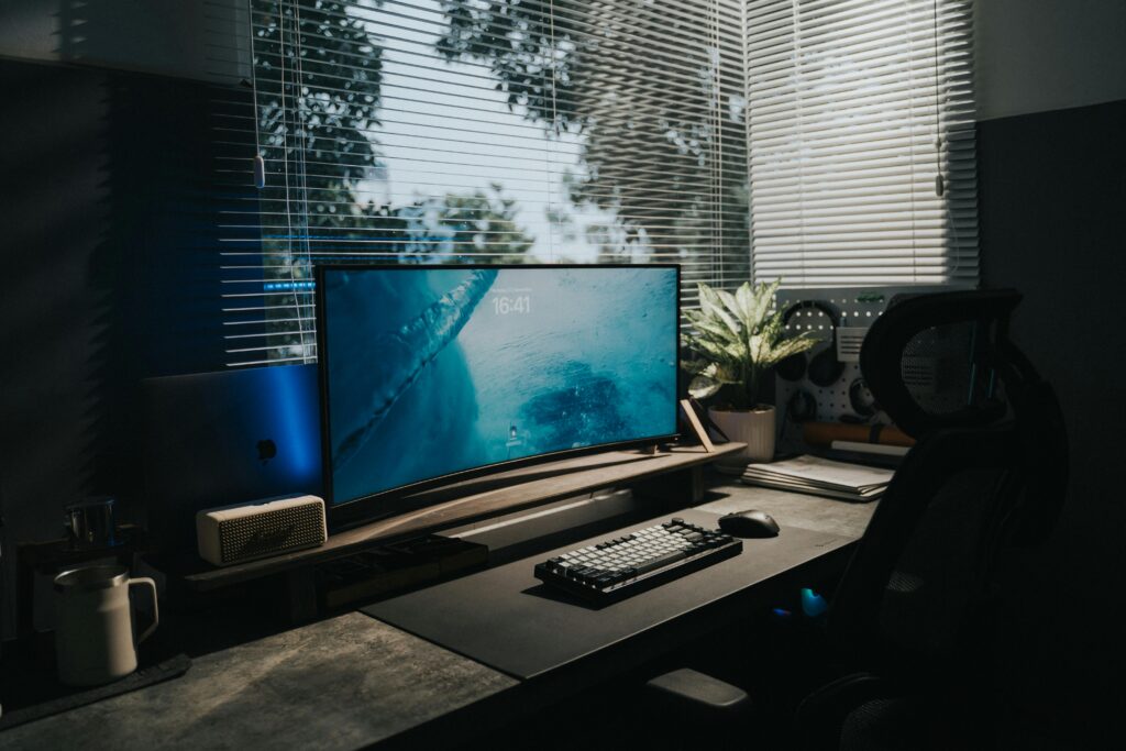 curved immersive gaming monitor in homeoffice
